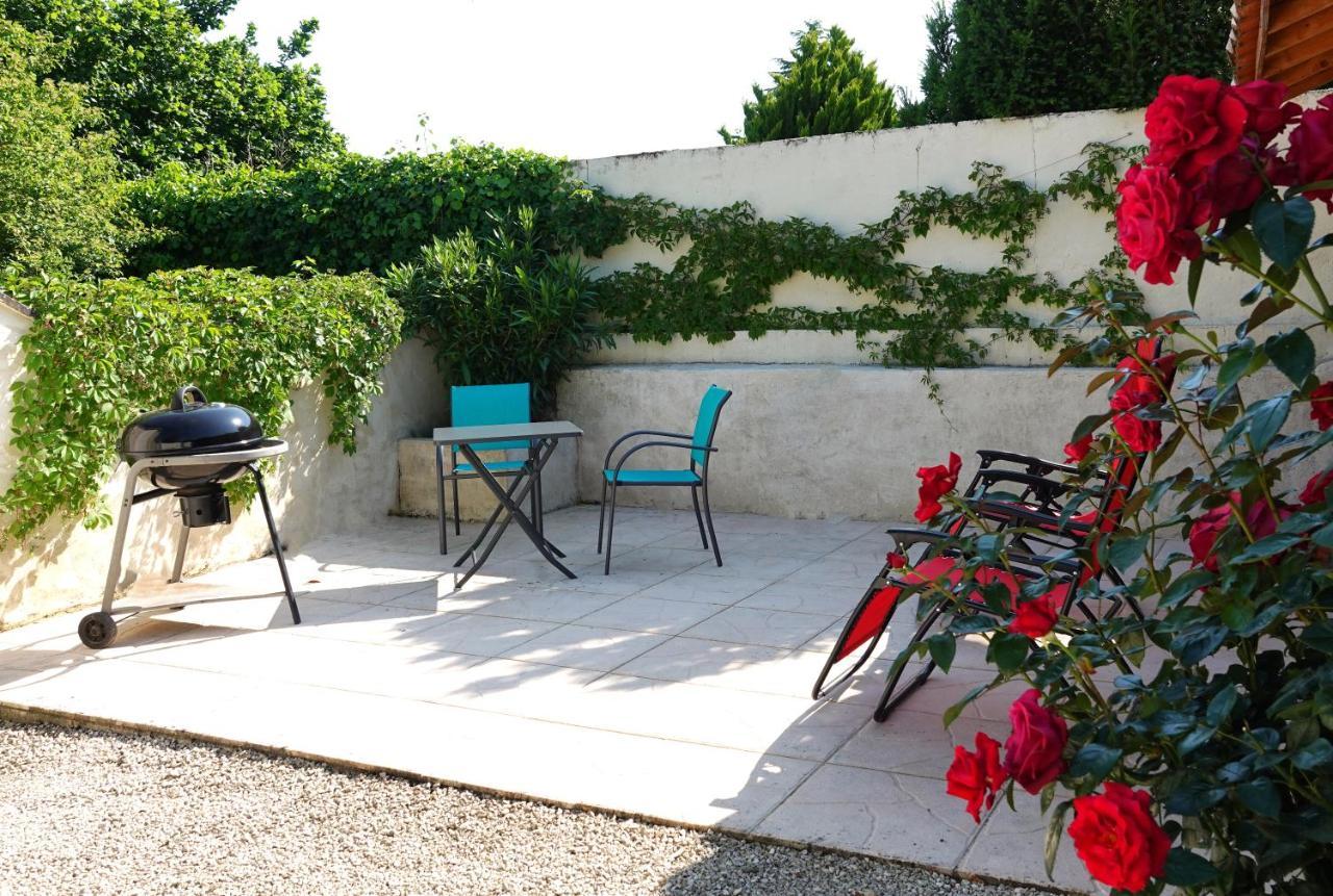 Gite Rural La Maison Mauve Ventouse Exterior photo
